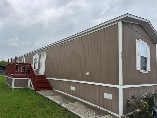 Building Photo - 5439 FM 762 Rd