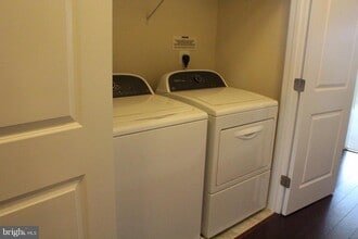 Building Photo - 7546 Morris St