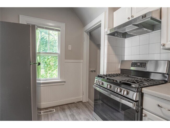 Building Photo - 4020 Emerson Ave N