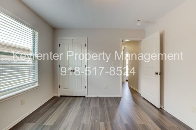 Building Photo - 3 Bed | Bath in Broken Arrow!