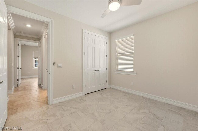 Building Photo - 28021 Sanibel Sands St