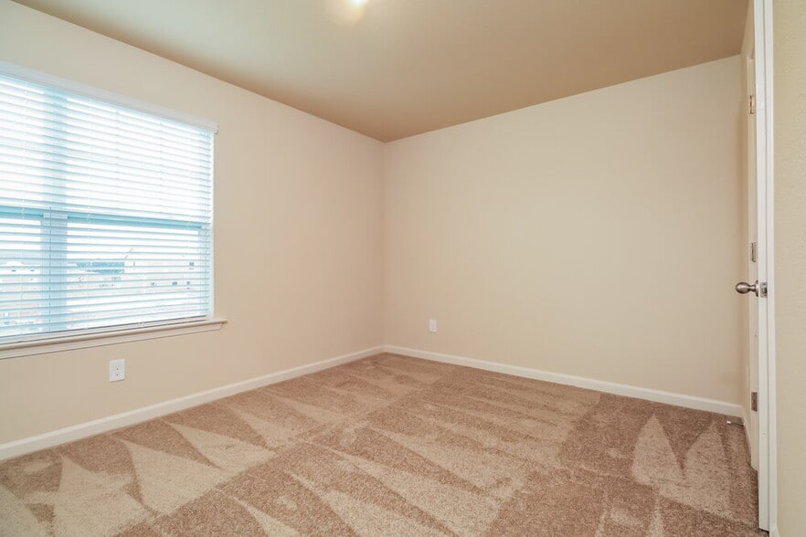 Building Photo - 432 Vermeer Ct