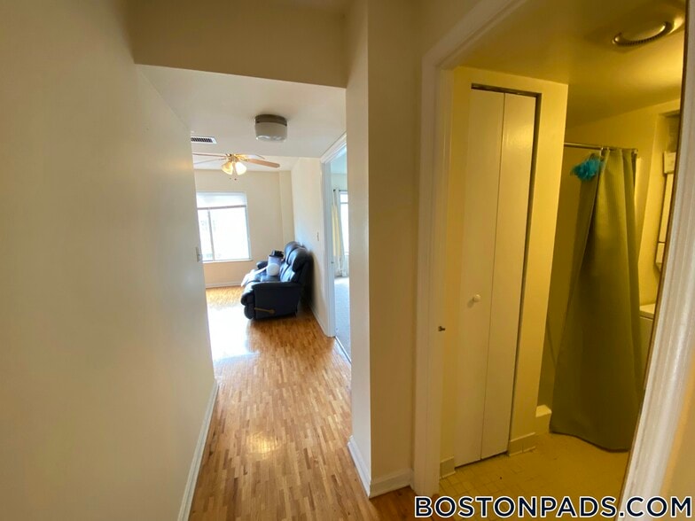 Building Photo - 345 Franklin St