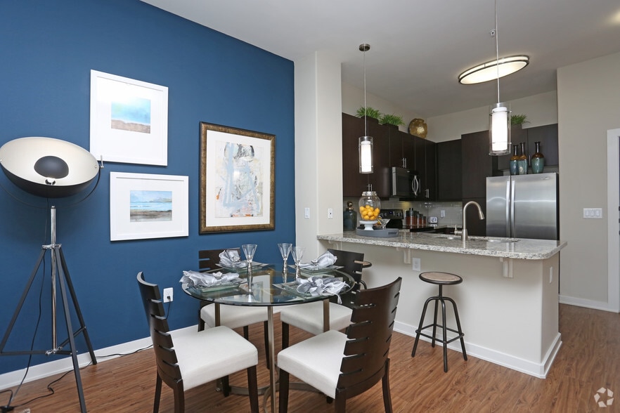 High Point Uptown 807 S Post Oak Ln Houston TX 77056 Apartment Finder