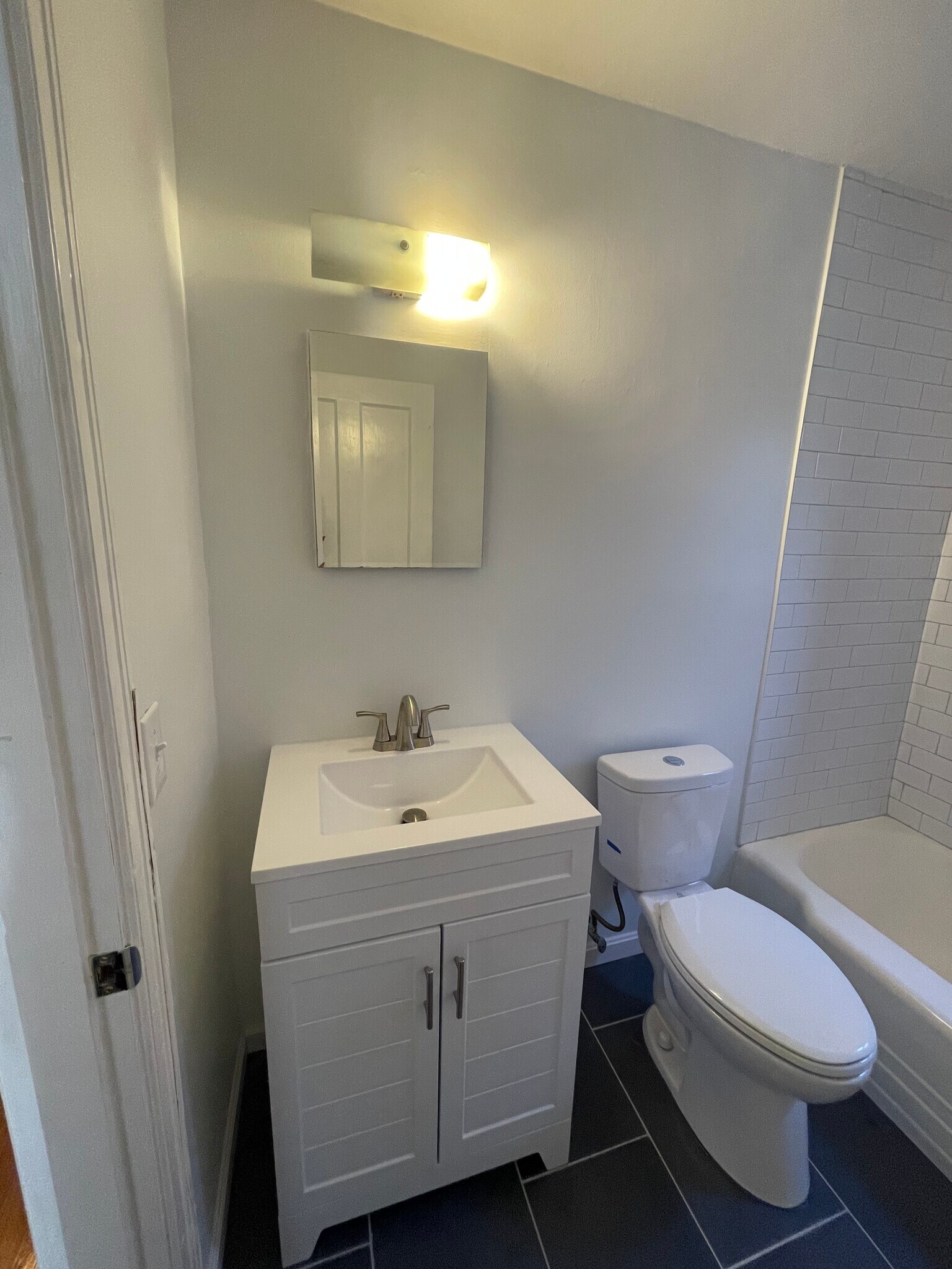 Building Photo - 3941 Millsbrae Ave