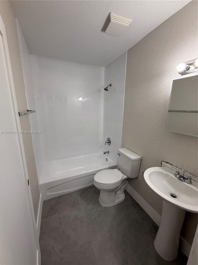 Building Photo - 7612 NW 38th Ct