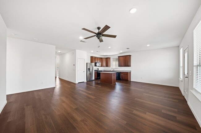 Building Photo - 329 Paso Fino Dr