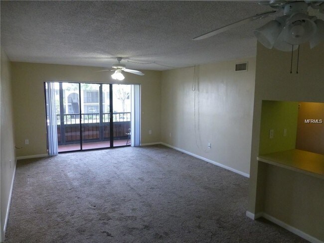 Building Photo - 1182 Pine Ridge Cir W