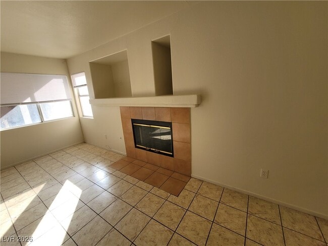 Building Photo - 25 Newburg Ave