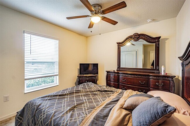 Building Photo - 7601 Muscovy Dr