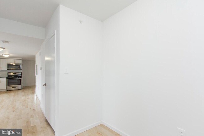 Building Photo - 2031 E Susquehanna Ave