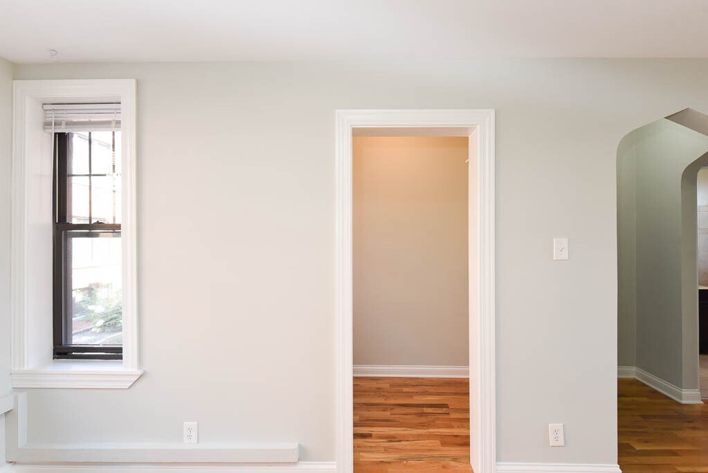 Building Photo - 4409 N Wolcott Ave