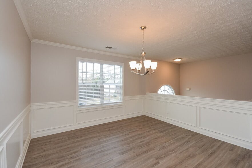 Building Photo - 95 Cliff View Dr