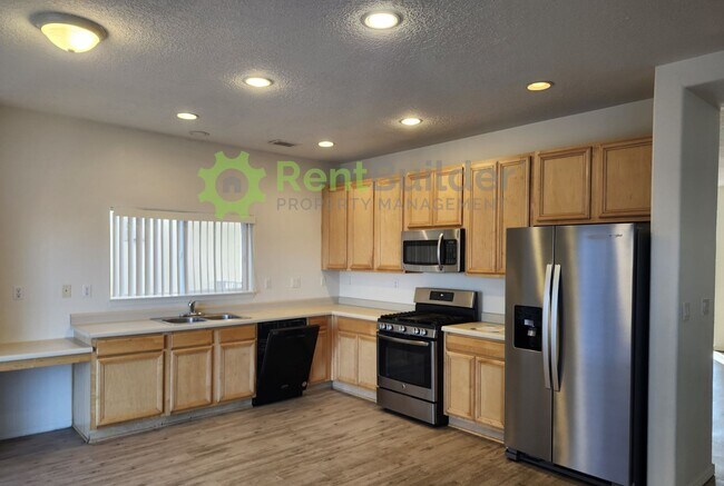 Building Photo - Stunning 5-Bed Northern Hills Home – Now Just $2,395/Month!