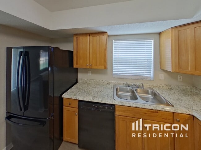Building Photo - 615 Forest Hills Dr