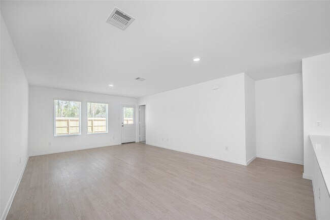 Building Photo - 21043 Santopadre St