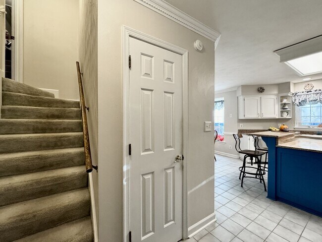 Building Photo - Fabulous 4-Bedroom Home w/2-Car Attached Garage! Dog Friendly - Screened Porch!