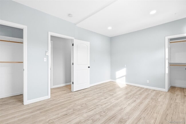 Building Photo - 78 Maple Ave