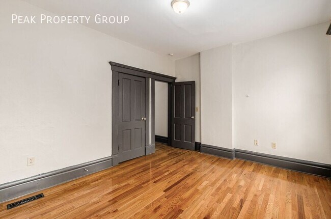 Building Photo - 180-182 W. 8th Avenue-182 W. 8th Avenue