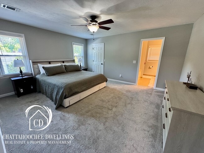 Building Photo - 5936 Manassas Dr