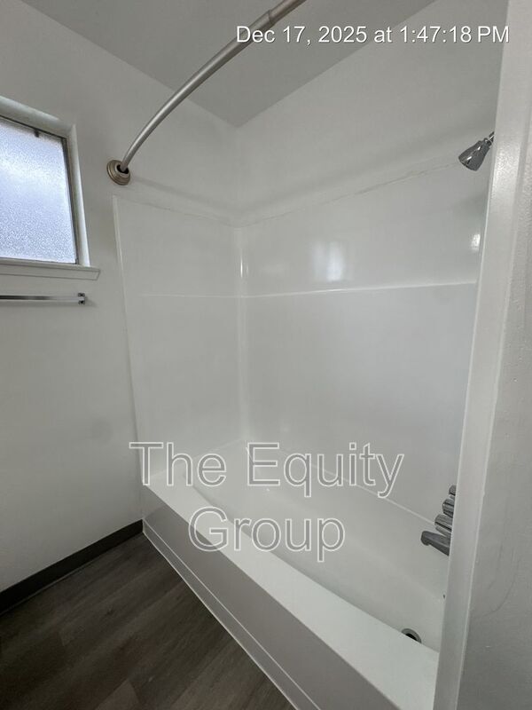 Building Photo - 2726 S Sallee Ct