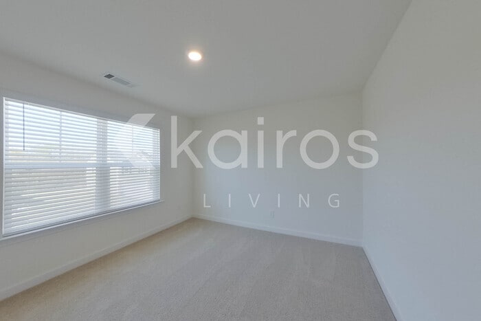 Building Photo - 4274 Scenic Dr SE