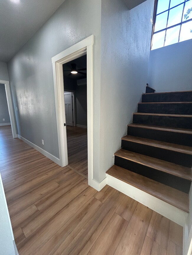 Building Photo - Stunning Remodeled 4 BR in North Missoula
