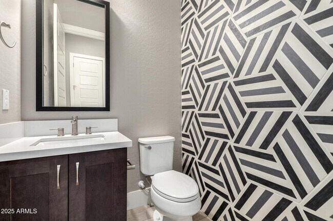 Building Photo - 7500 E Via De Luna Dr