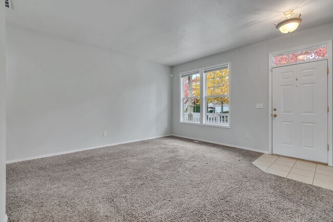 Building Photo - Spacious 3 Bedroom Home in Olympia