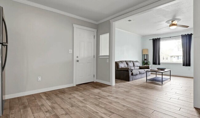 Building Photo - 4618 Trafalgar Rd