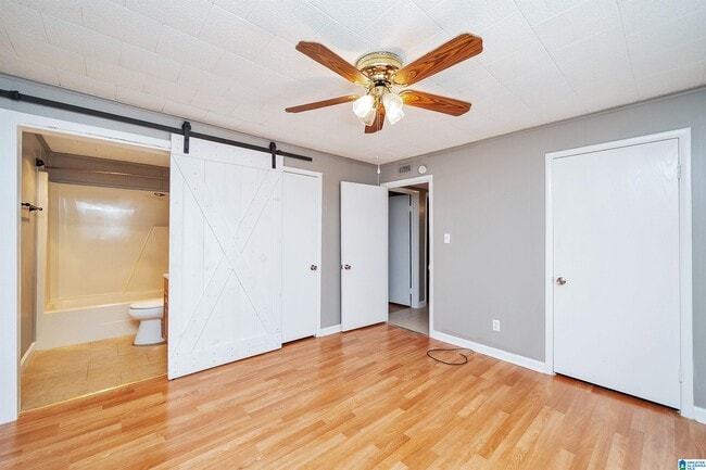 Building Photo - 1541 Rainbow Ln