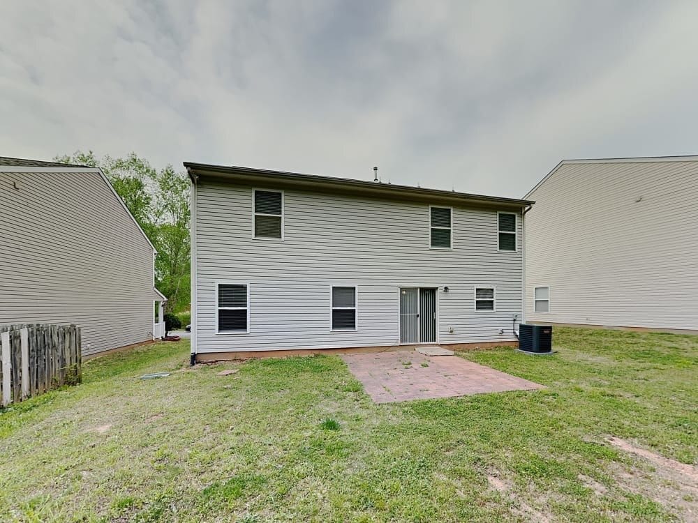 Building Photo - 2546 Buckleigh Dr