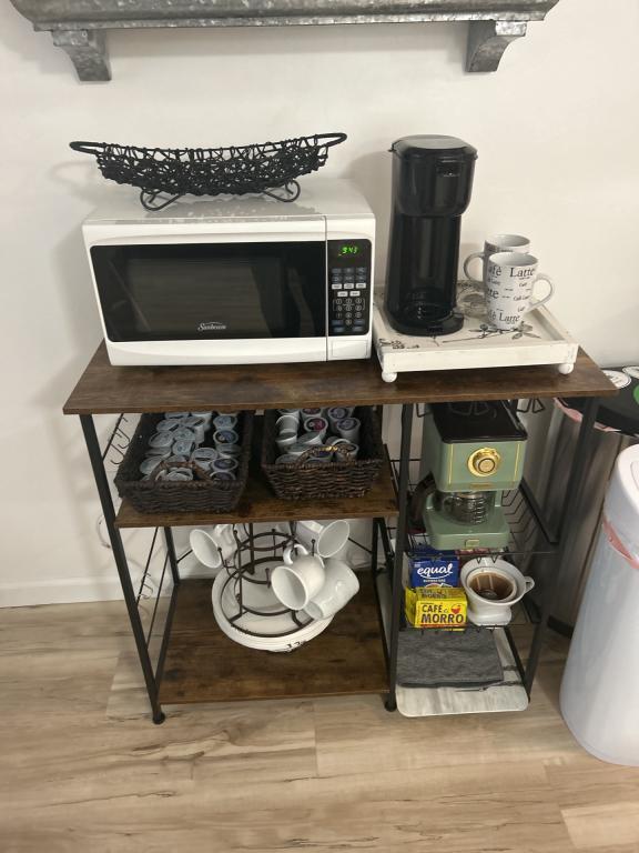 Building Photo - 417 N 10th St