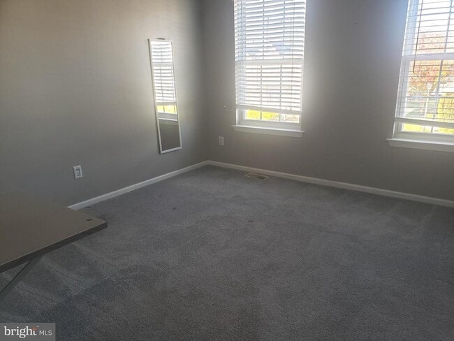 Building Photo - 5002 Essex Ln