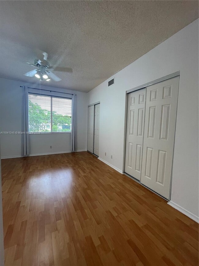 Building Photo - 207 Mallory Ct
