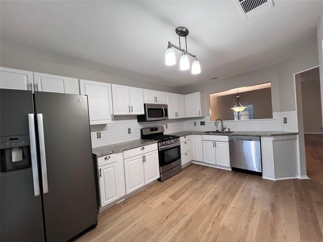 Building Photo - 1518 White Oak Loop