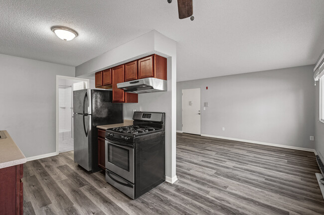 Primary Photo - Rosco Apts-2720