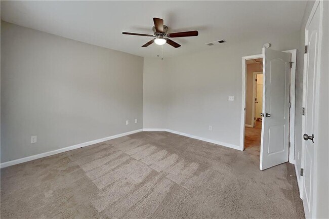 Building Photo - 3930 Summit Gate Dr