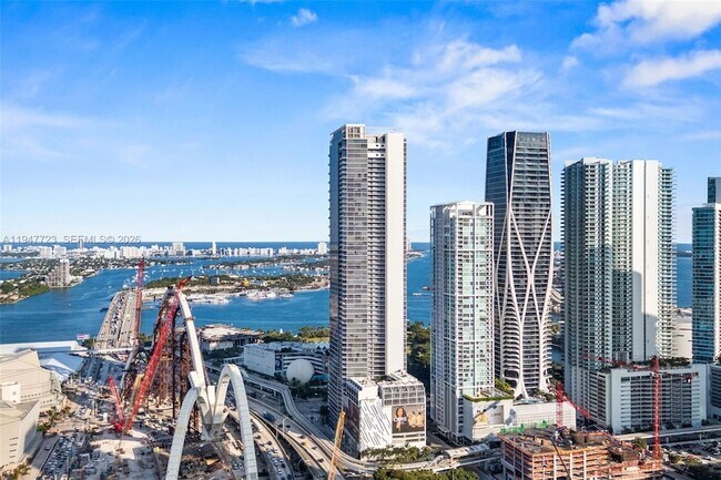 Building Photo - 1100 Biscayne Blvd