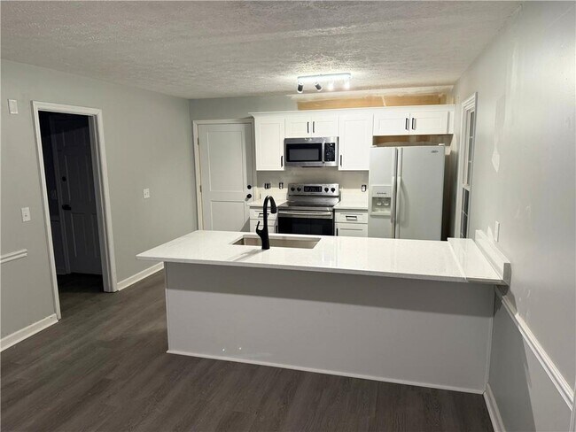 Building Photo - 2870 Horseshoe Bend Rd SW