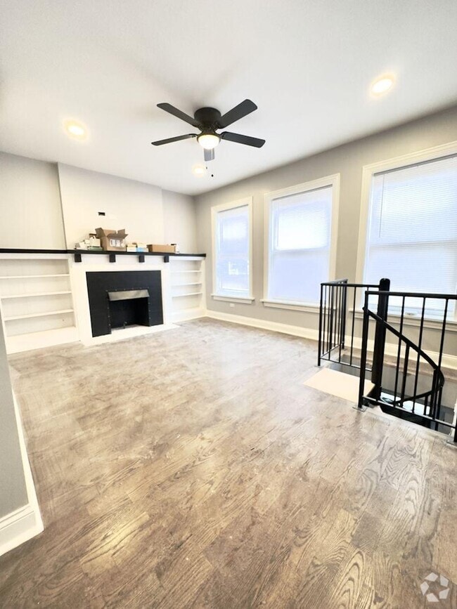 Building Photo - 4 bedroom in Chicago IL 60660