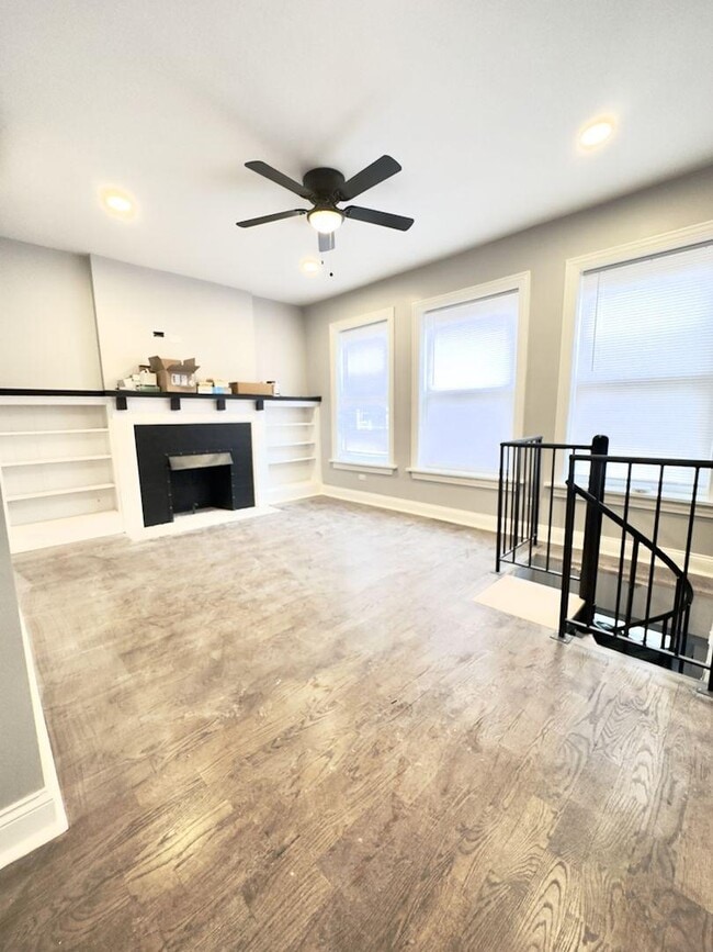 Building Photo - 4 bedroom in Chicago IL 60660
