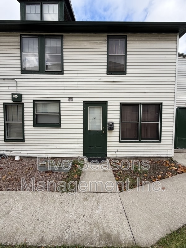 Building Photo - 465-467 Colchester Avenue - 2