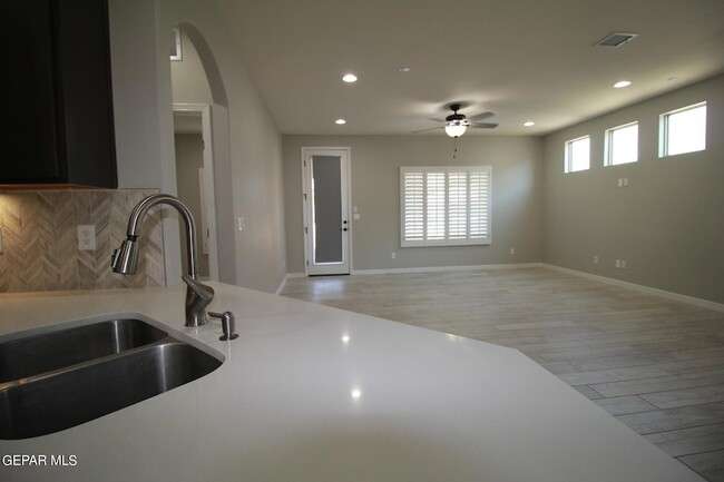 Building Photo - 509 Cedarwood Ave