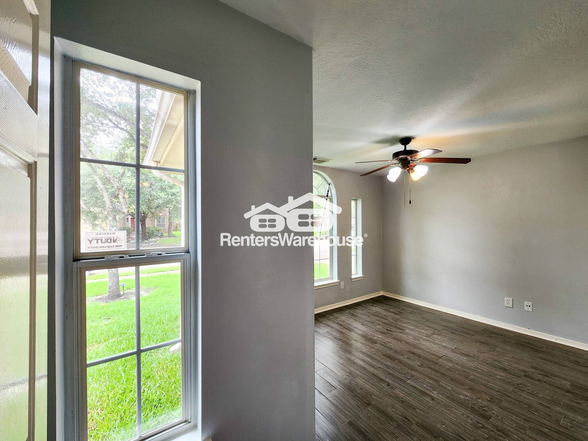 Building Photo - 11902 White Water Bay Dr