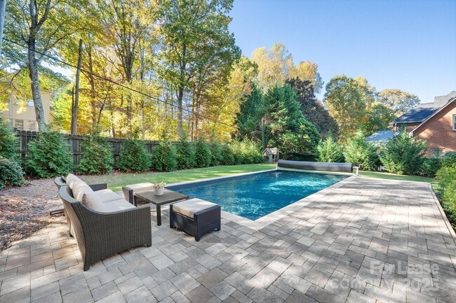 Building Photo - 16516 Plantation Woods Dr