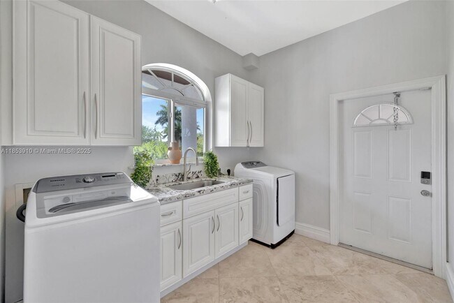 Building Photo - 4610 SW 178th Ave