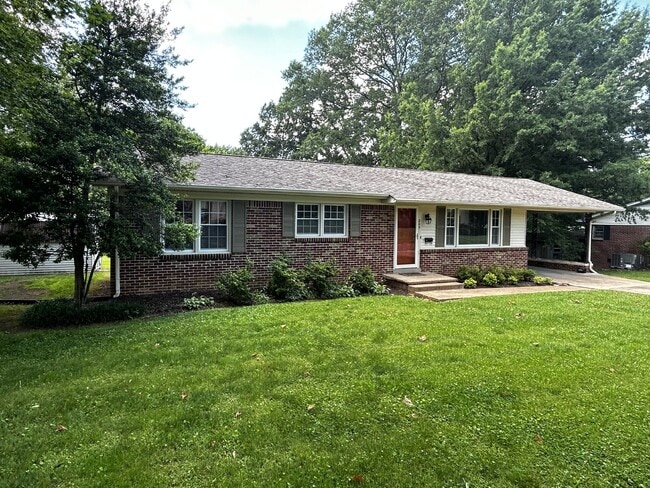 Primary Photo - Charming 3 Bed, 2 Bath Rental Home in Mart...