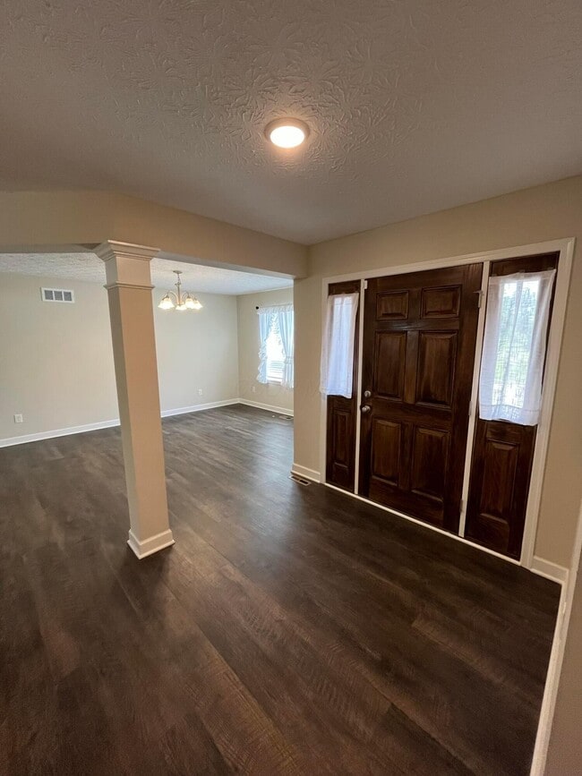 Building Photo - 17200 OH-739