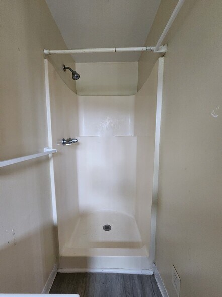 Building Photo - 65 Fairview Ave